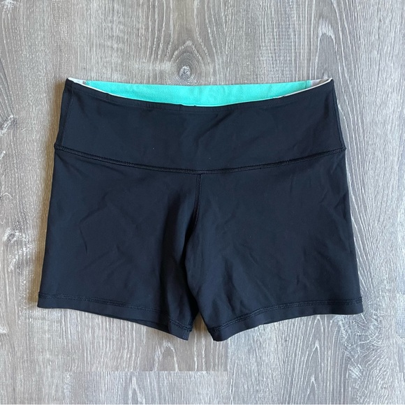 Lululemon Boogie Shorts - Picture 3 of 5